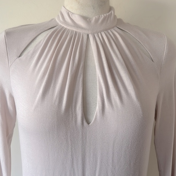 💕Marciano Cream High Collar Cut-Out Long Sleeve Bodysuit M EUC - Picture 2 of 7
